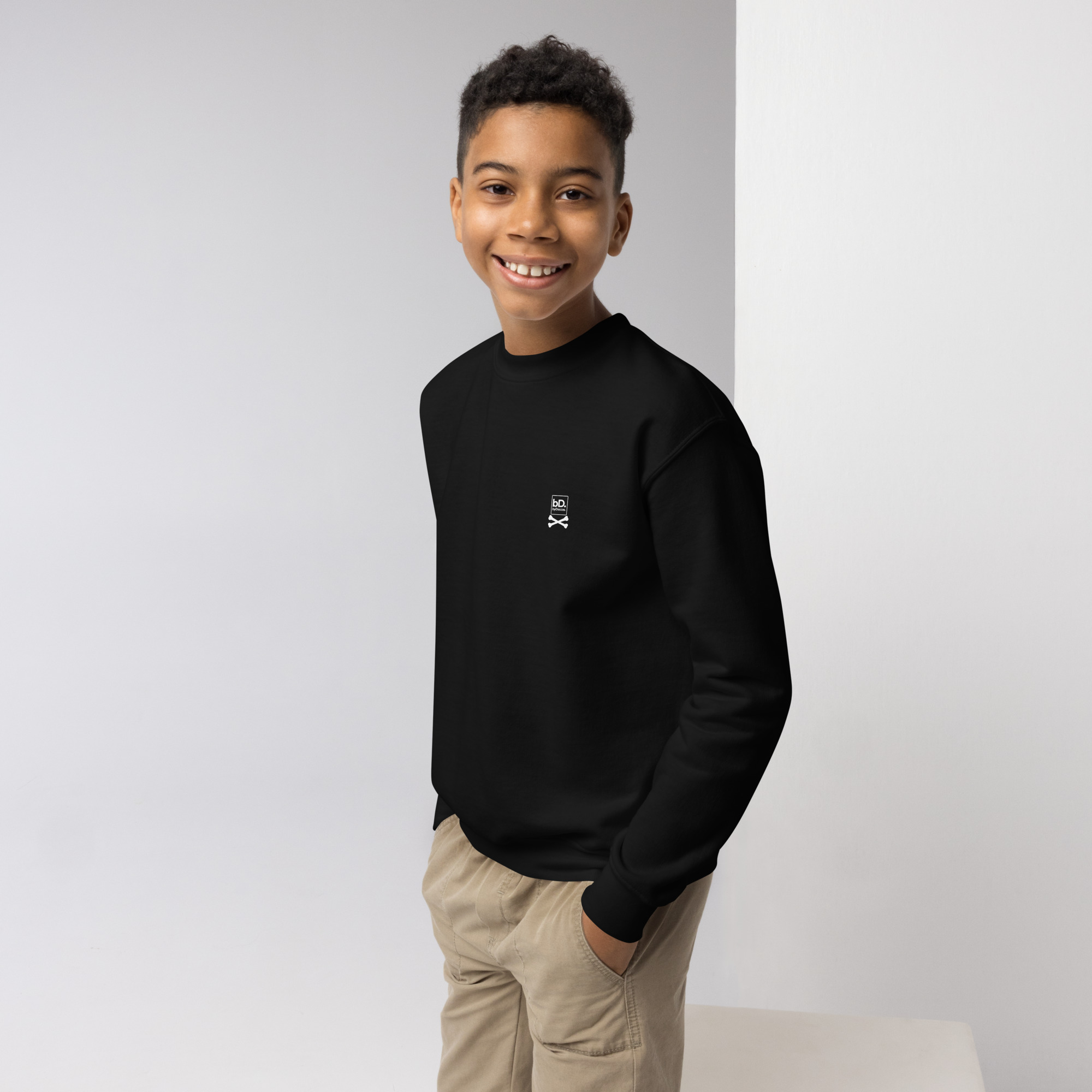 Black sweatshirt for boy